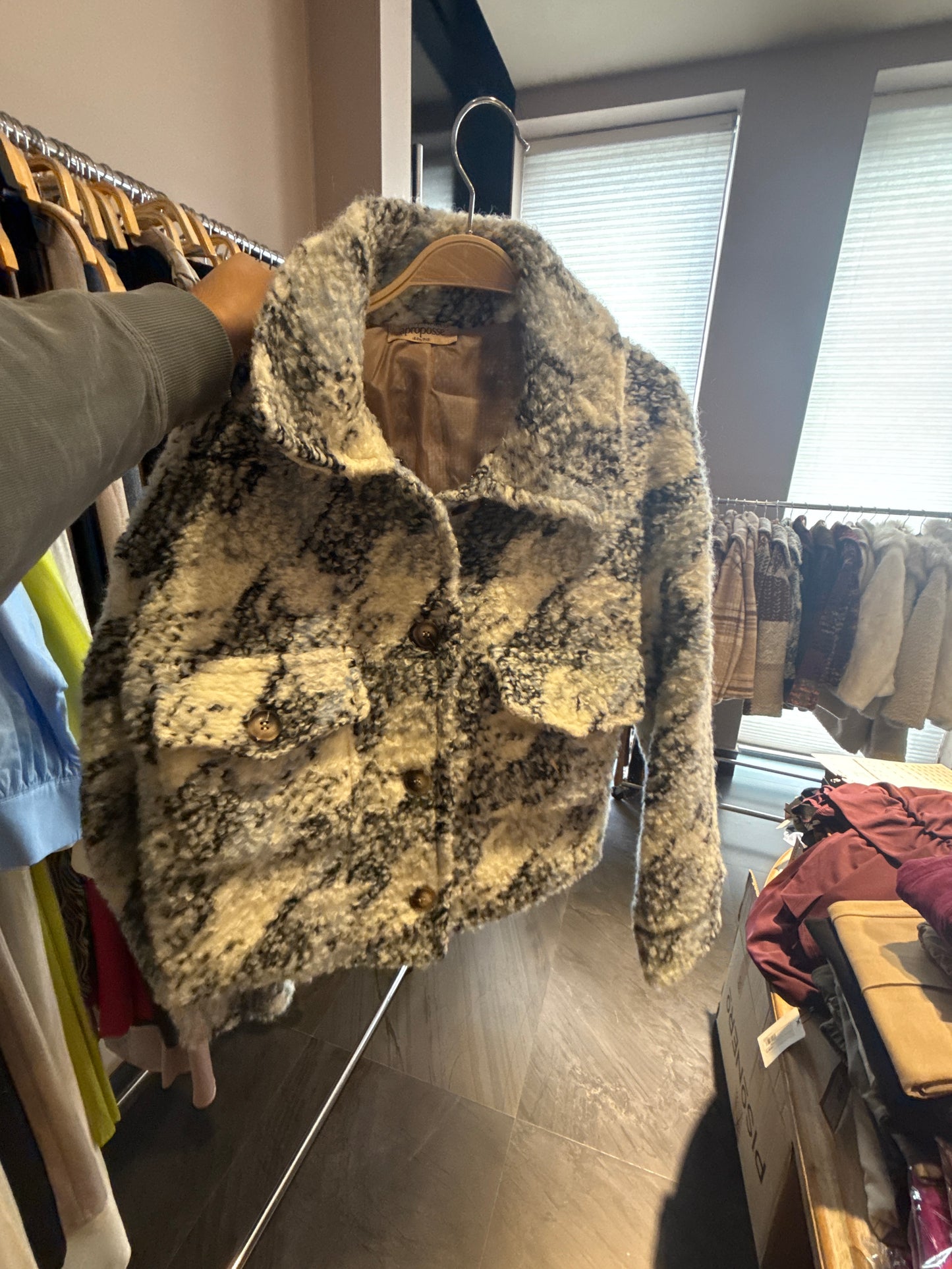 Abrigo lana bolsas al frente