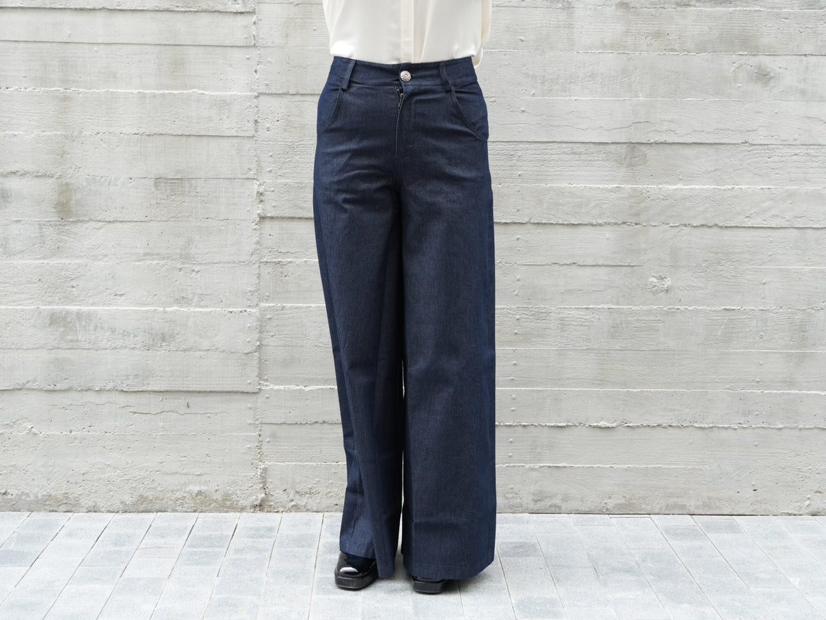 PANTALON DETALLE LATERAL