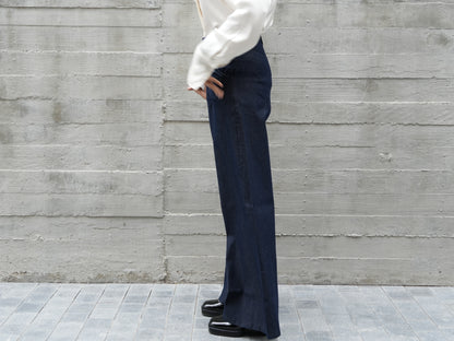 PANTALON DETALLE LATERAL
